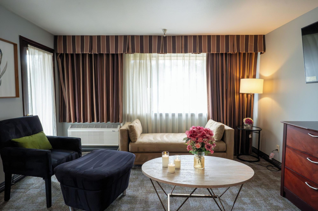 Ramada By Wyndham Tukwila Southcenter