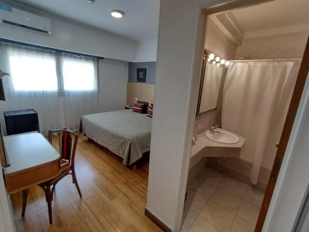 Double room (full double bed)