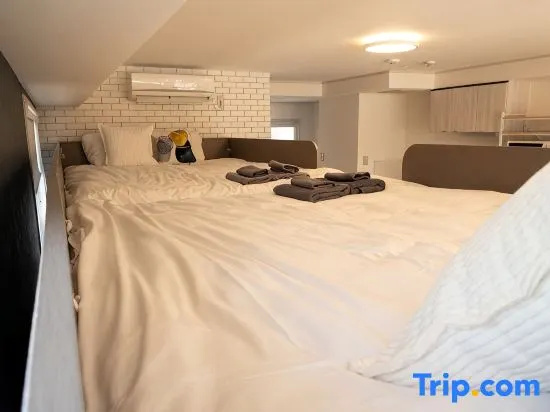 Shinjuku | Maximum 8ppl | Double×2　King×2 | 3-minute walk from the station | 42sqm private | 사진 1