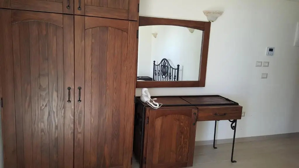 Economy room