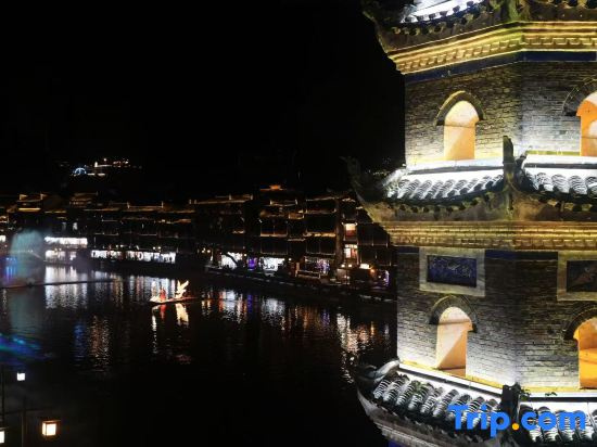 Zhengyueju Aurelia Fulan • Serene ancient charm riverview homestay
