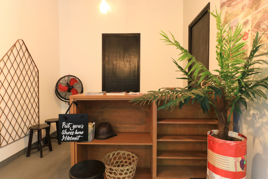 Lobby & Reception