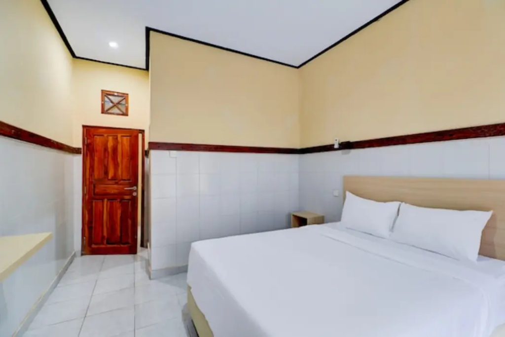 Отель Townhouse Oak Legian Near Legian Beach Formerly Sayang Maha Merta в Куте