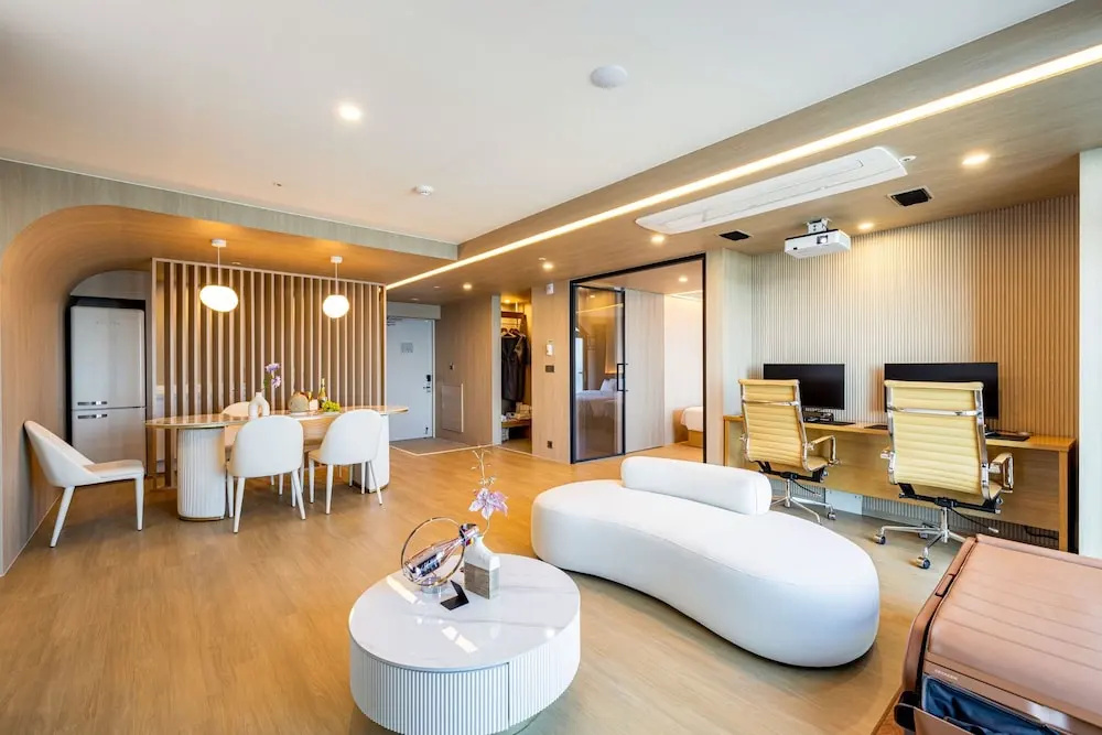 Grand room