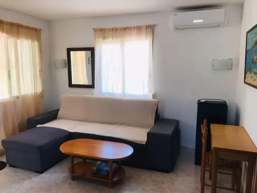 3 Bedrooms Cottage