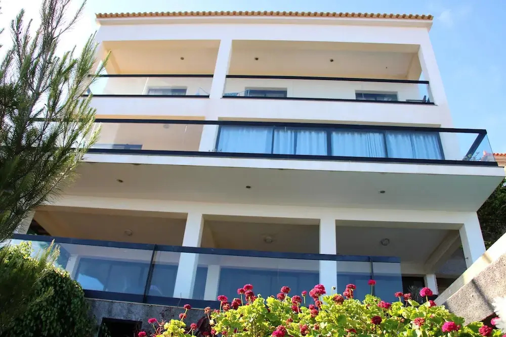 House with 4 Bedrooms in Caniço, with Wonderful Sea View, Private Pool, Enclosed Garden