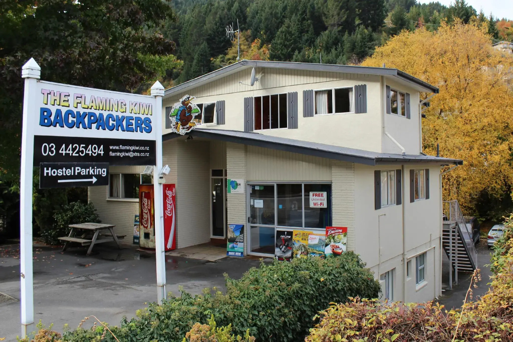 The Flaming Kiwi Backpackers