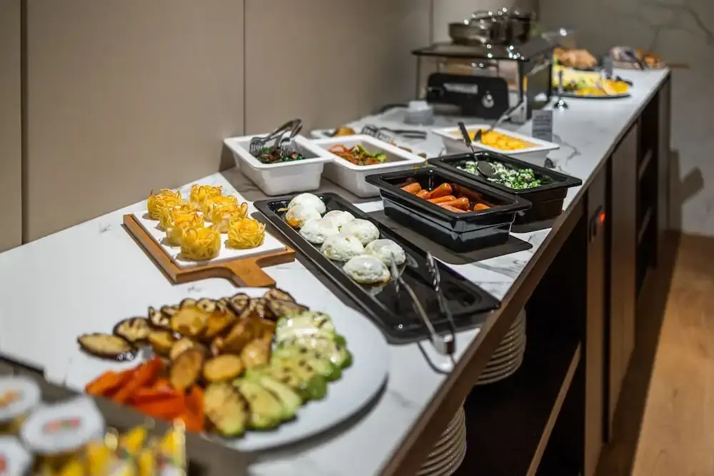 Food & Beverage