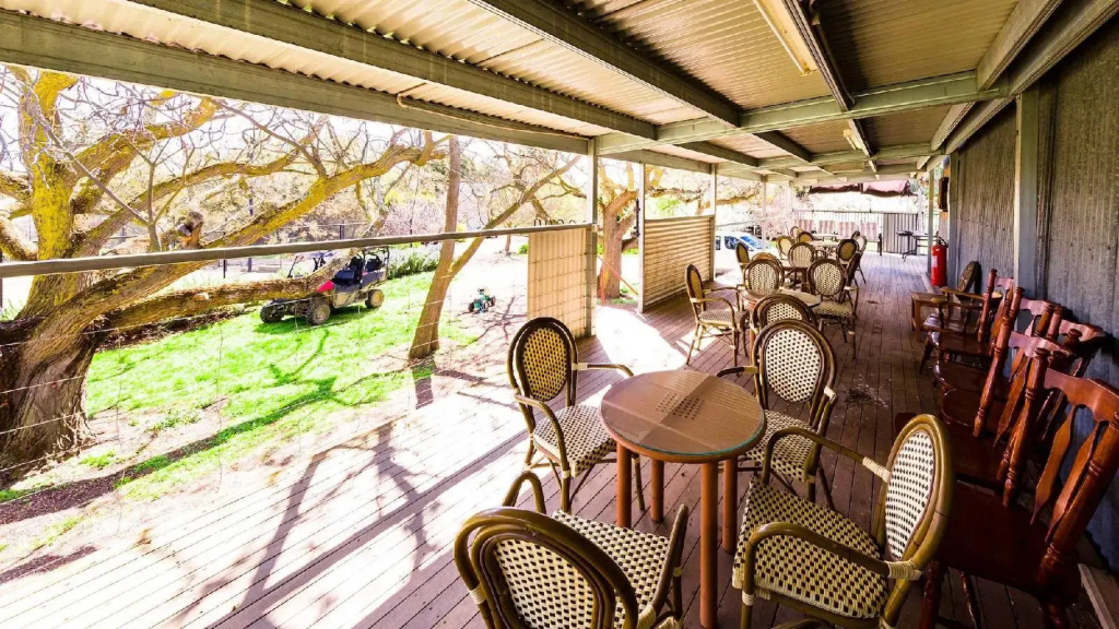 Hillview Farmstay