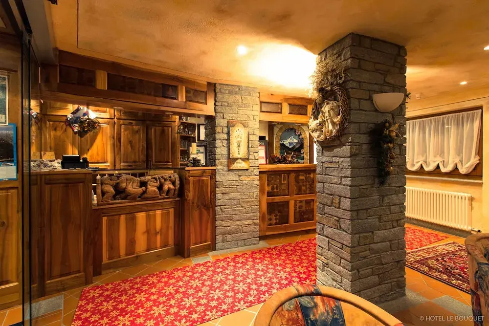 Lobby & Reception