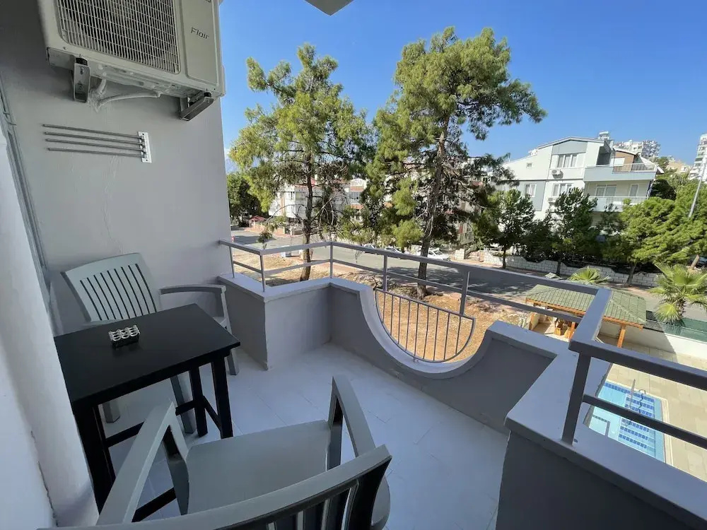 Deluxe Double room with balcony (twin beds)