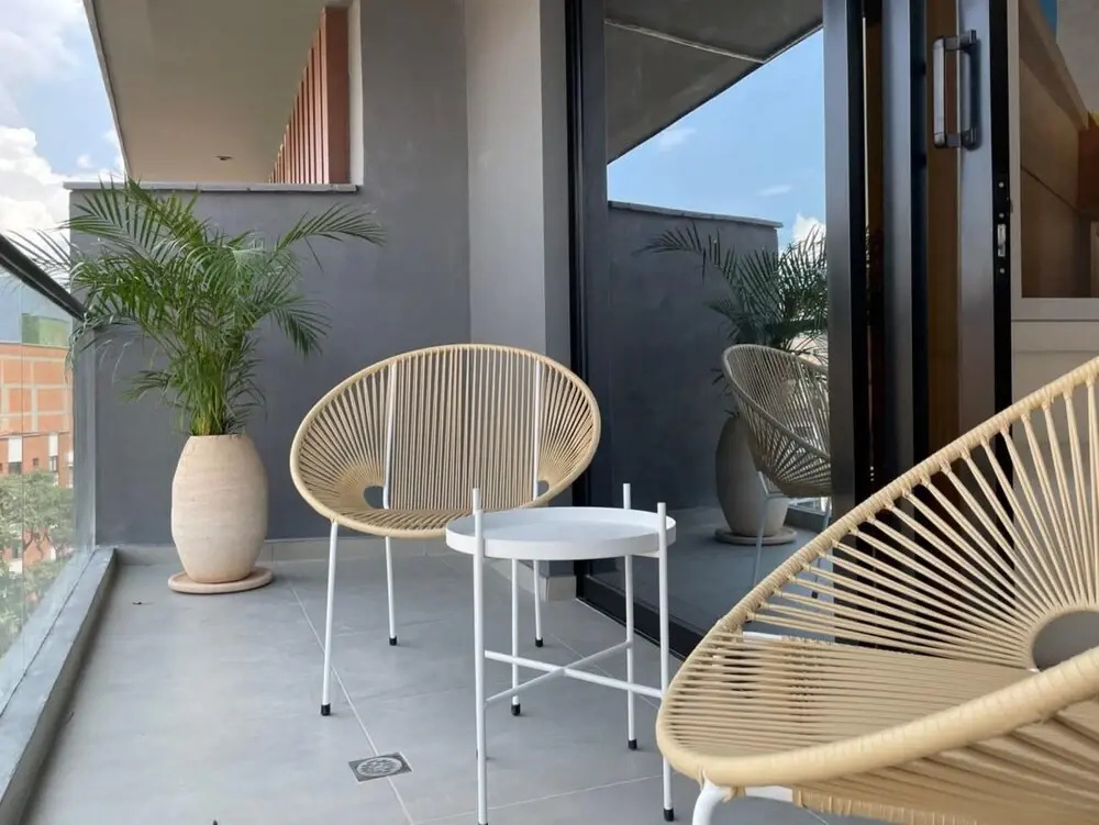 w Impressive 3BR With Balcony in Laureles