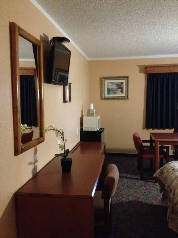 Deluxe Double room (full double bed)