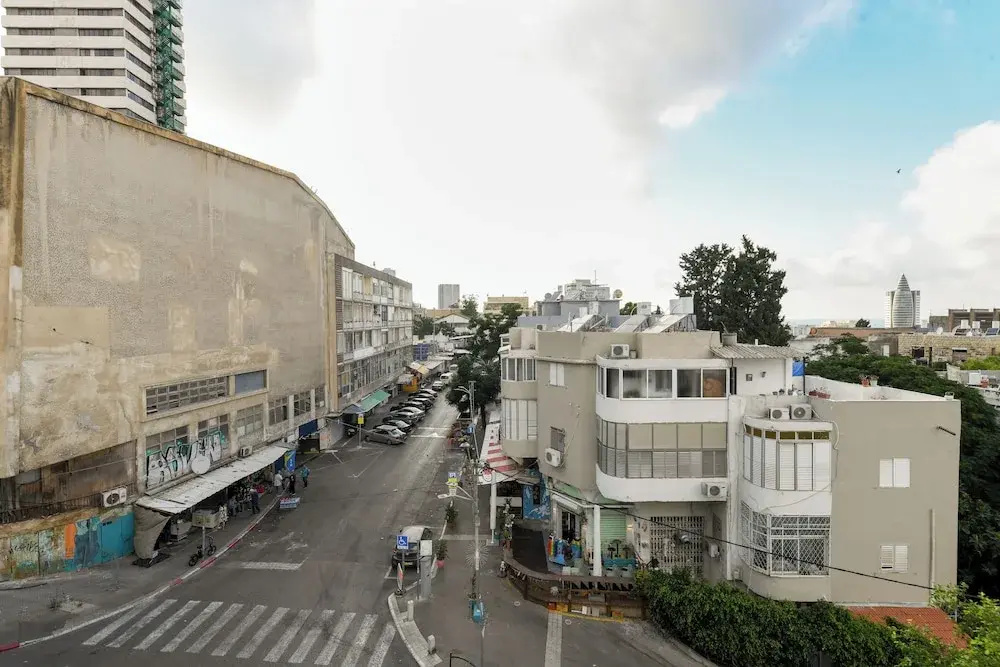 Chic Red Studio near Talpiot Market