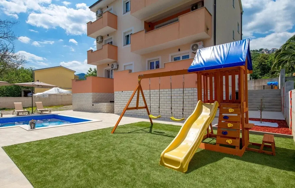 Amazing Apartment in Opric With Outdoor Swimming Pool, Wifi and 3 Bedrooms