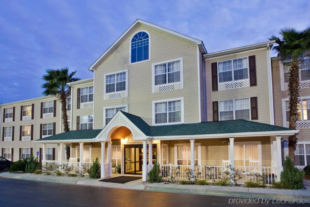 Country Inn & Suites by Radisson, Savannah Midtown, GA