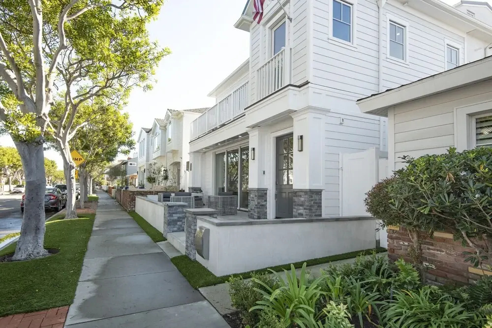 1505 E Ocean 4 Bedroom Home