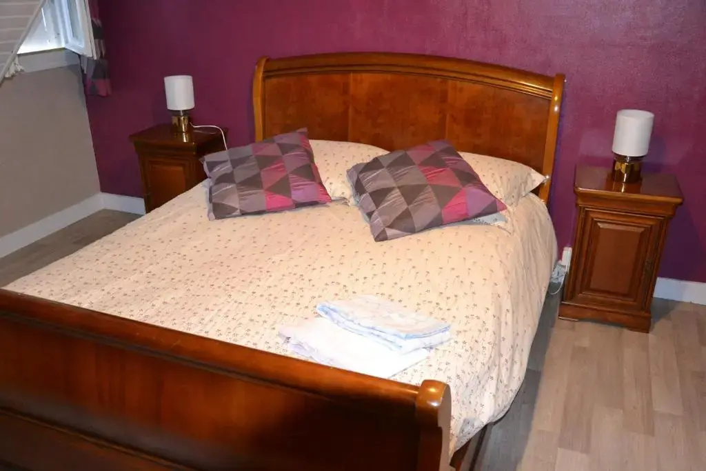 Standard Double room (full double bed)