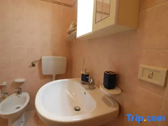 Casa Rossella – Spacious apartment with terrace, near the sea