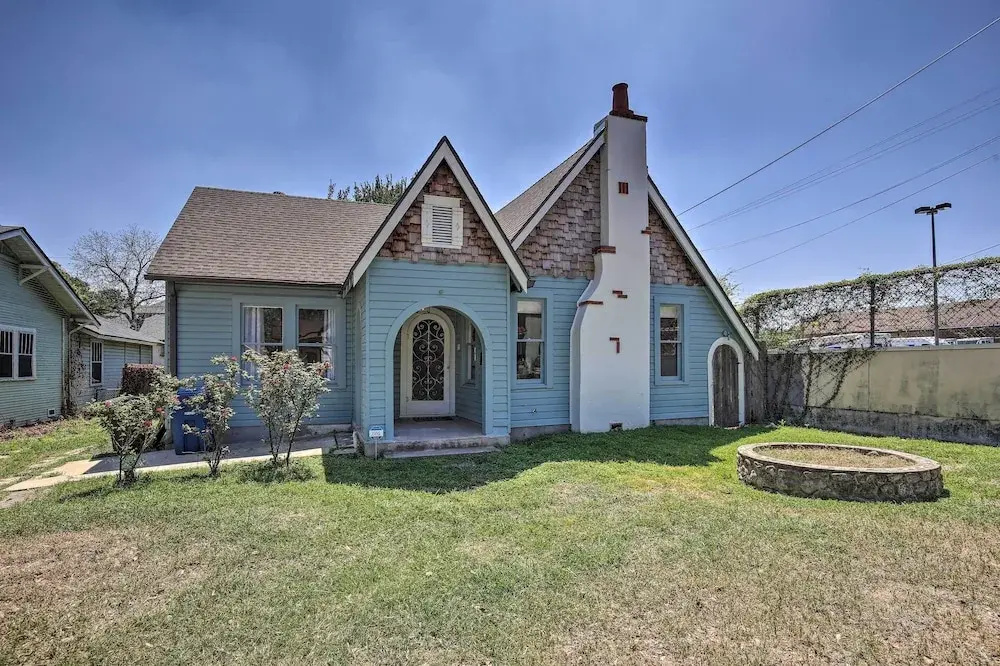 Historic Home w/ Yard Near St Mary's Strip!
