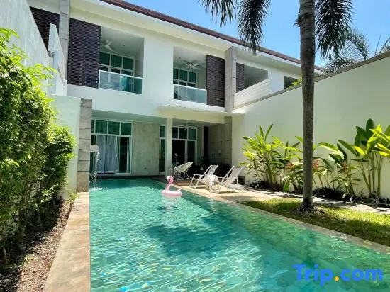 Cozy 3-Bedroom Pool Villa at Oxygen BangTao by Metrika