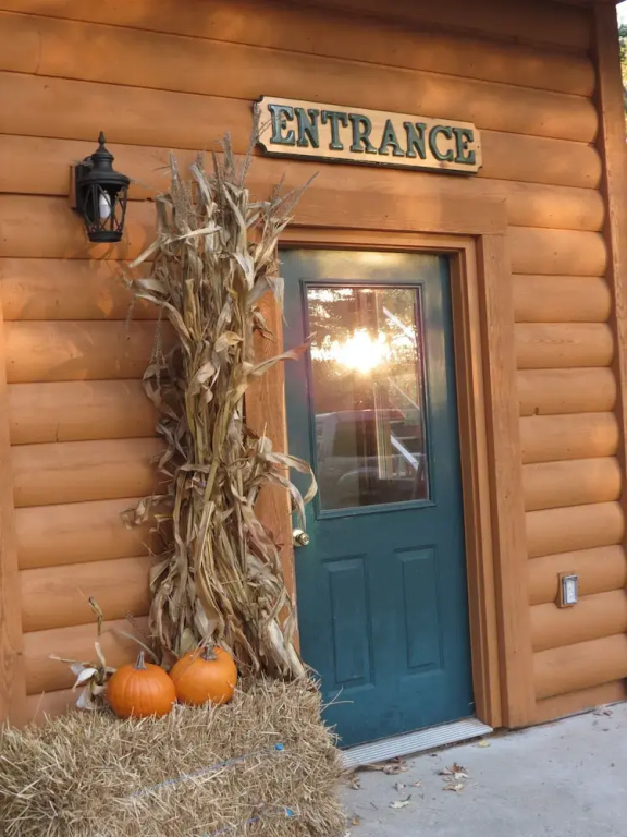 Oak Creek Lodge
