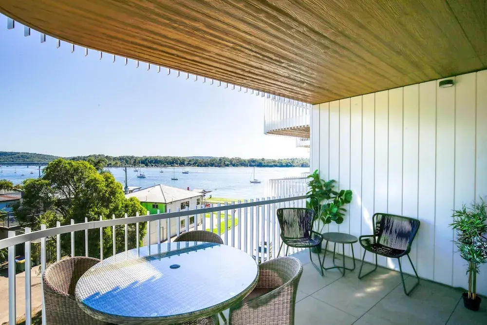 Elegant 2-bed Apartment With Incredible Bay Views