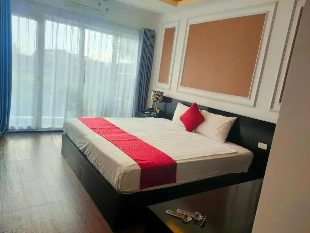 Deluxe Double room (full double bed)