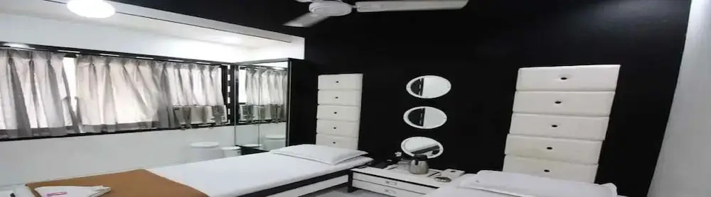 Nice Guest House by Room Maangta