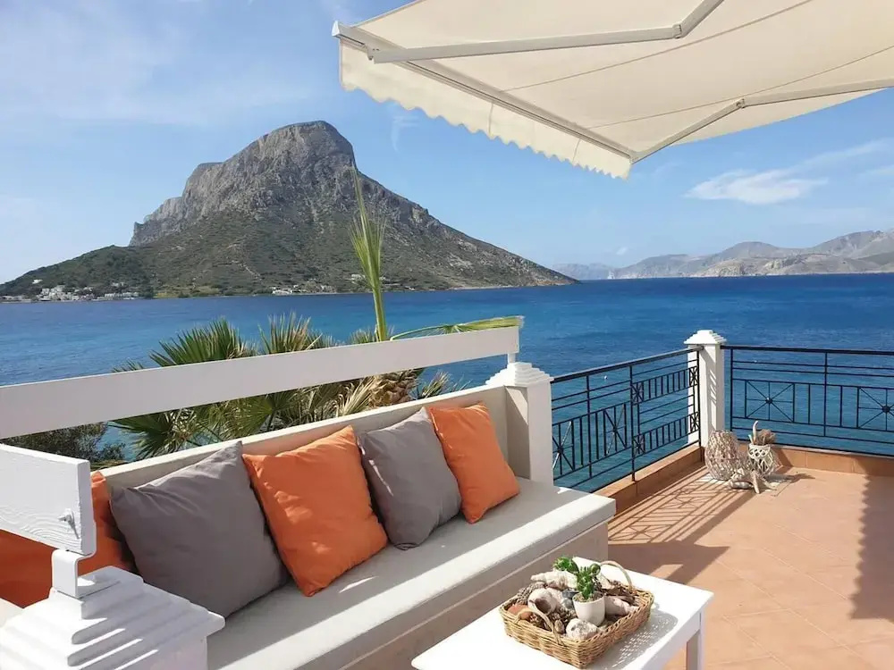 Apartment - Sleeps up to 10 & Beachfront Access