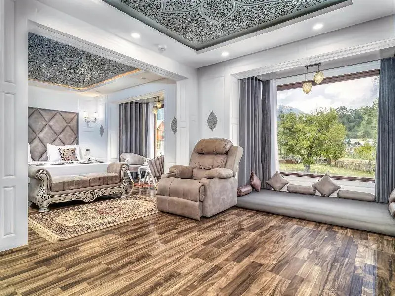 Luxury Suite