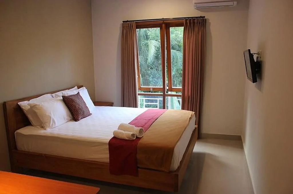 Deluxe Double room (full double bed)