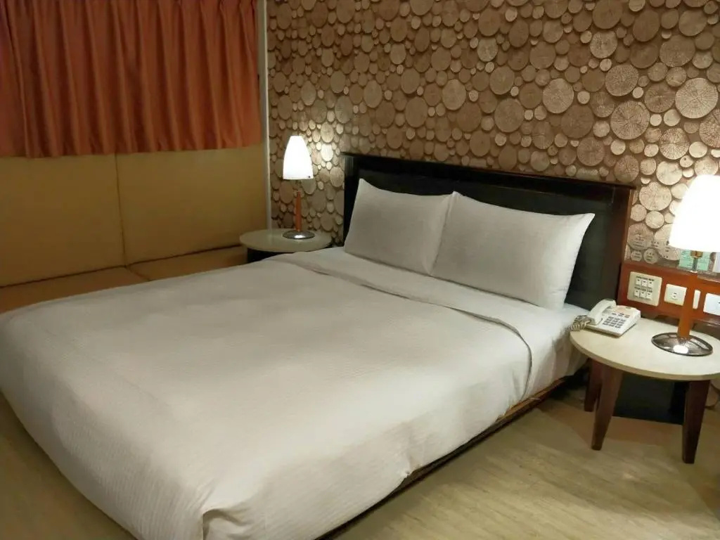 Deluxe Double room (full double bed)