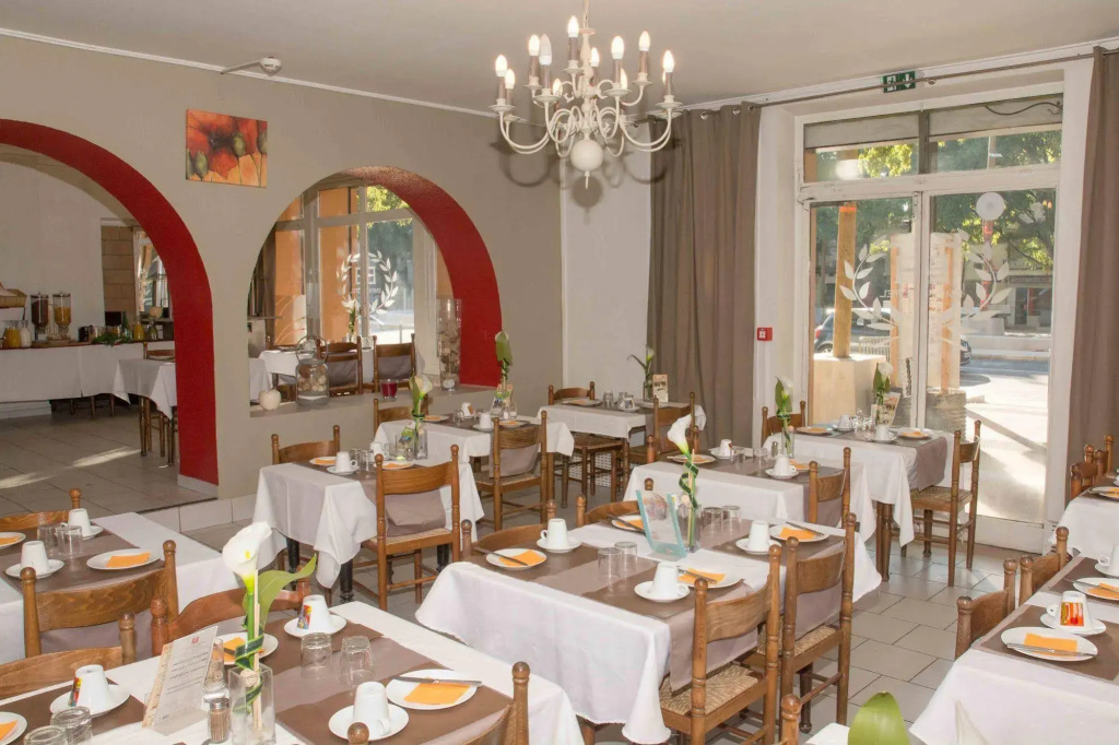 Empire Hotel - Général