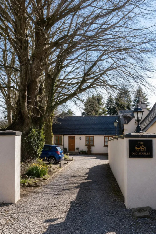 Little Red Rooster Rest and Spa