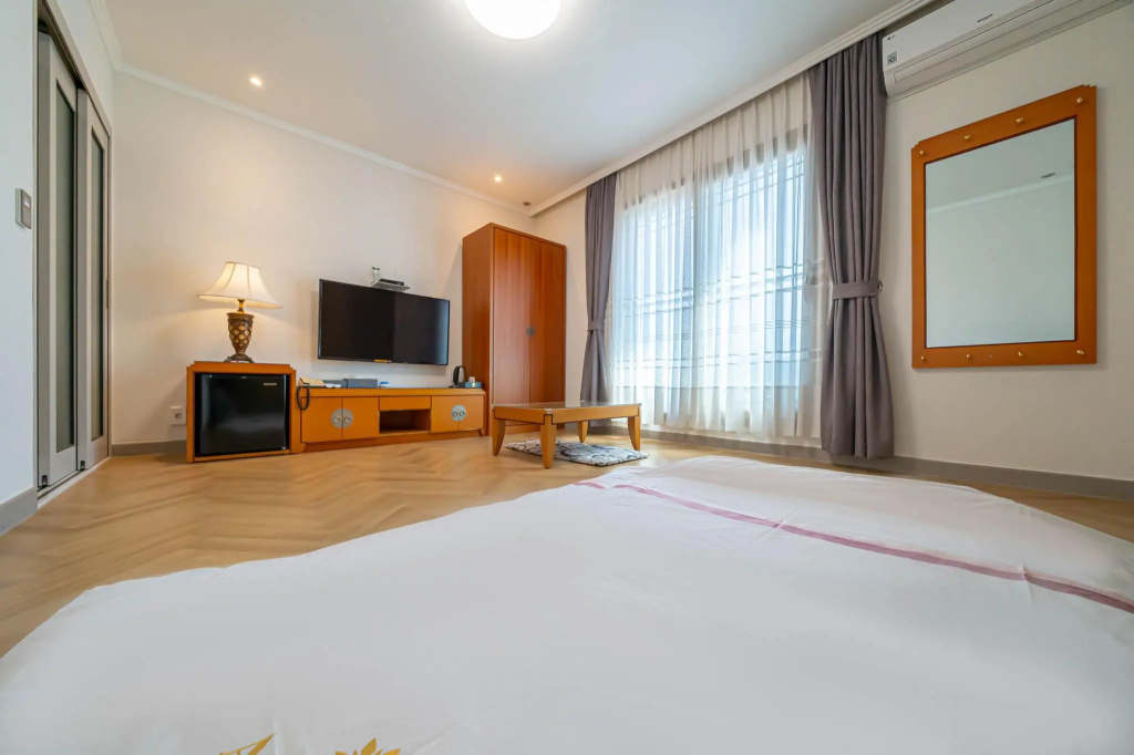 Hotel Amaranth — 3