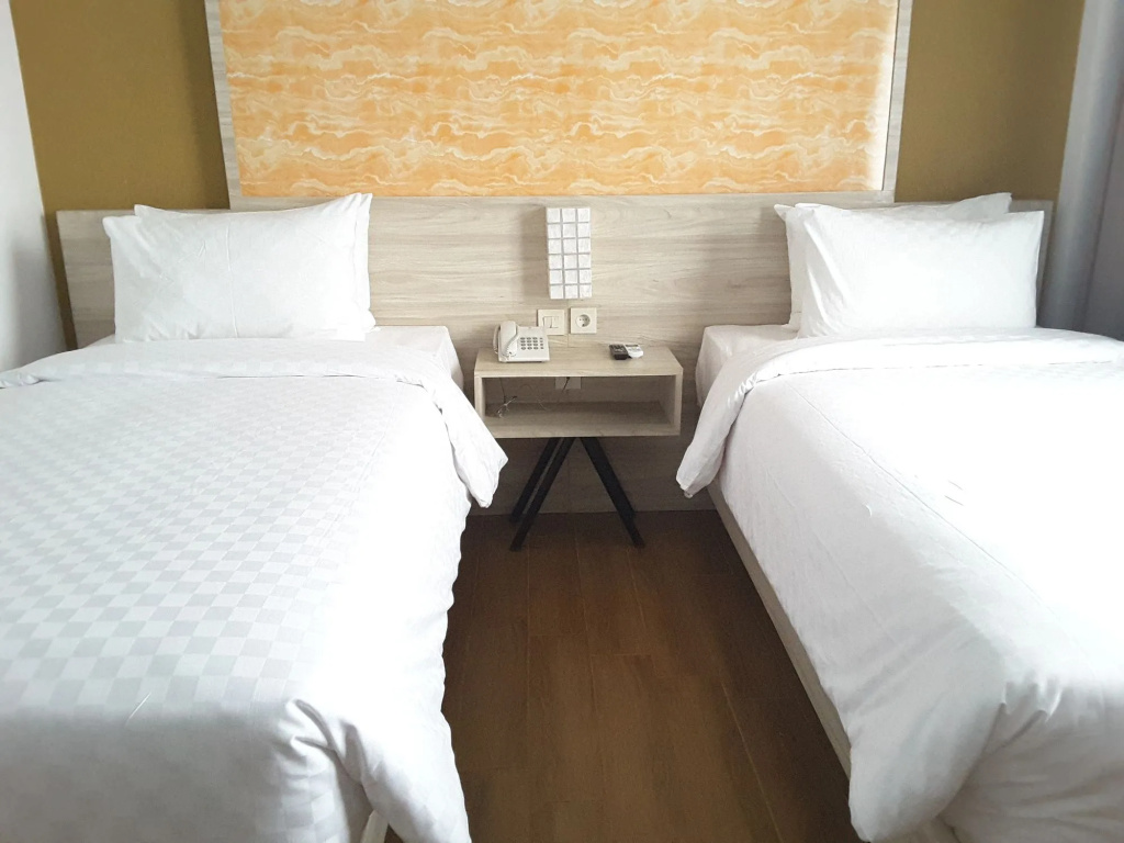 Front One Akshaya Hotel Karawang - Général