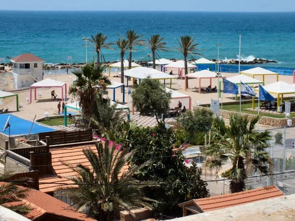 Tranquil Stay Near Beach by Sea N' Rent - фото 13