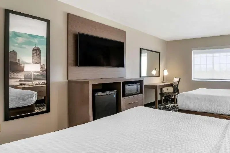 Clarion Pointe Indianapolis Airport - Chambres