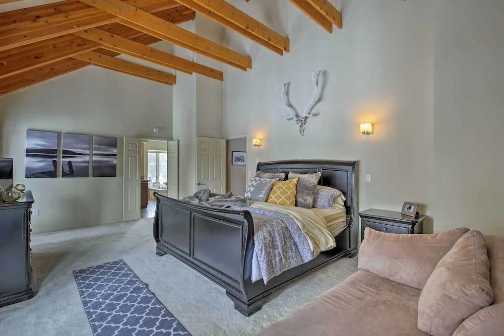 Luxurious Grand Lake Vacation Rental w/ Hot Tub! - фото 6