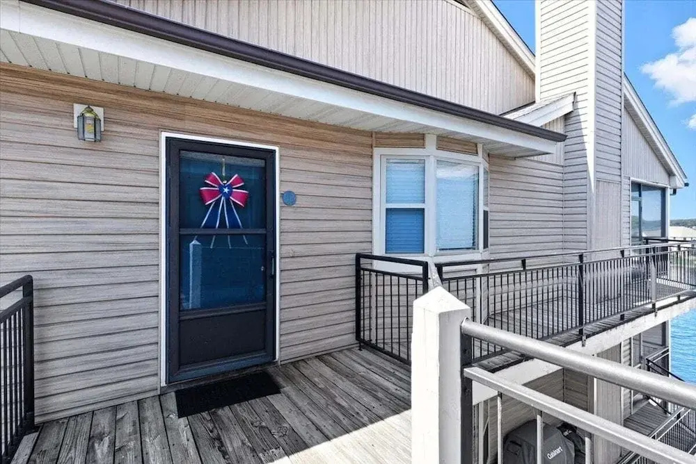 2mm Main Channel Views, Boat & PWC Slip, 2 Pools, Playground & Tennis