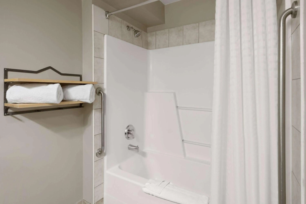 Travelodge by Wyndham Fort McMurray - фото 36