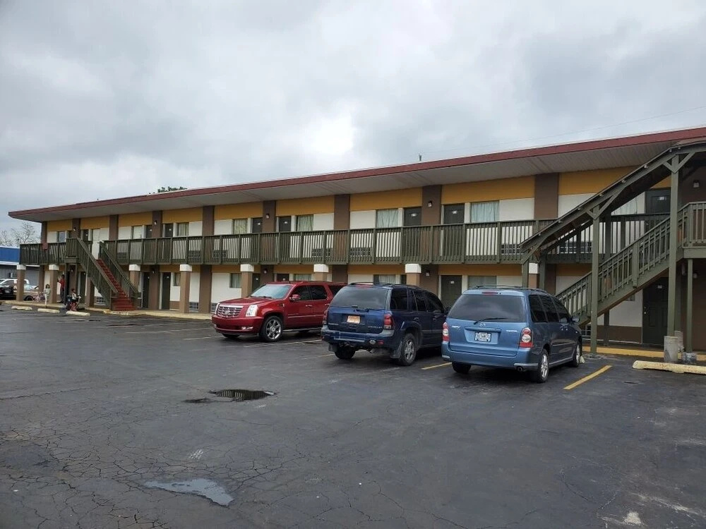 Trailway Motel