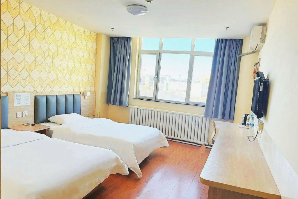 7 Days Inn photo 5