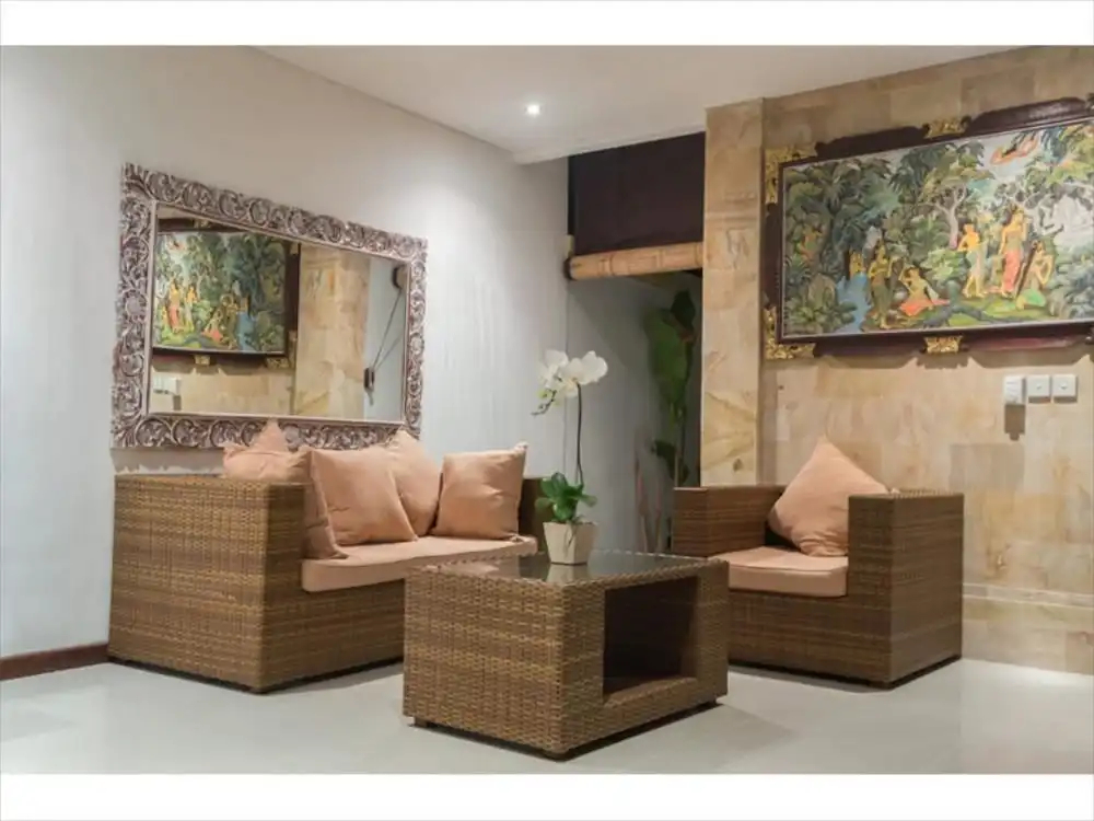 5 Bedrooms Villa