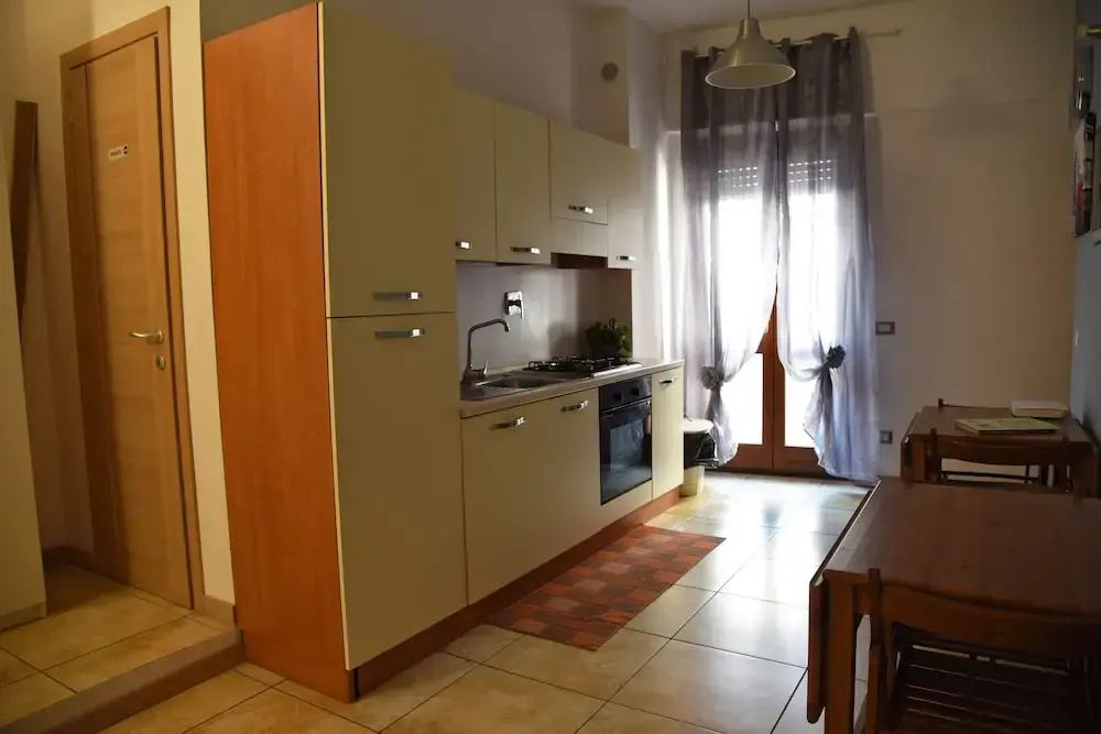 5 Bedrooms Classic Apartment with balcony