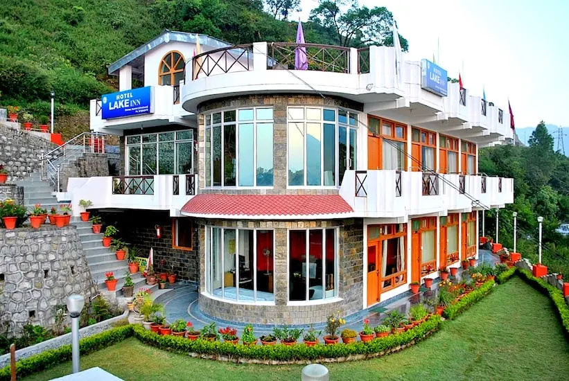 Hotel Lake Inn - A Luxury Lake View Hotel