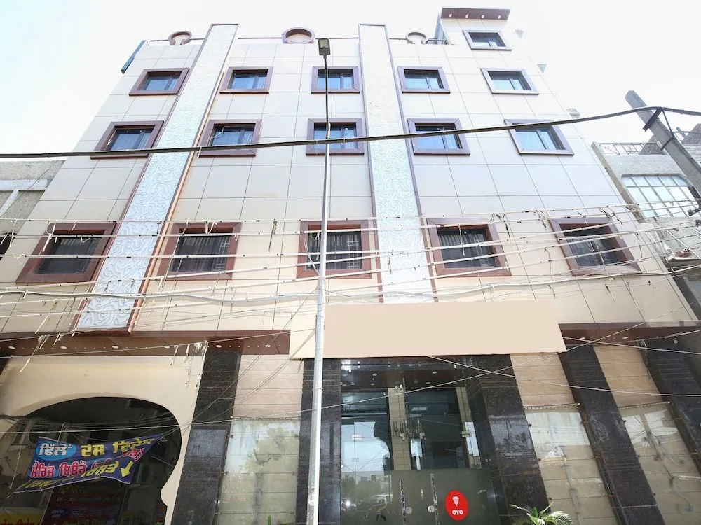 OYO 14157 RS Hotel & Restaurant