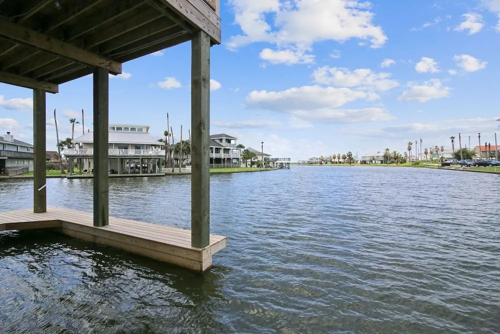 Beach & Waterfront