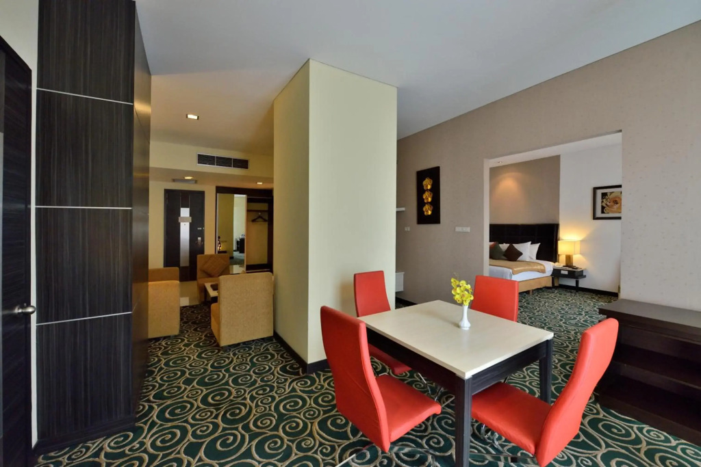 Golden Flower Hotel Bandung - фото 4